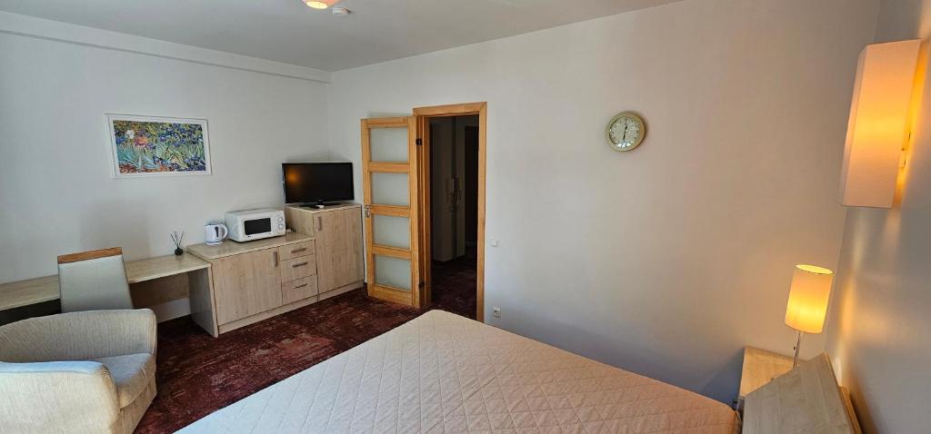 Doppelzimmer - Schlafzimmer mit TV Doppelzimmer - Schlafzimmer mit TV
